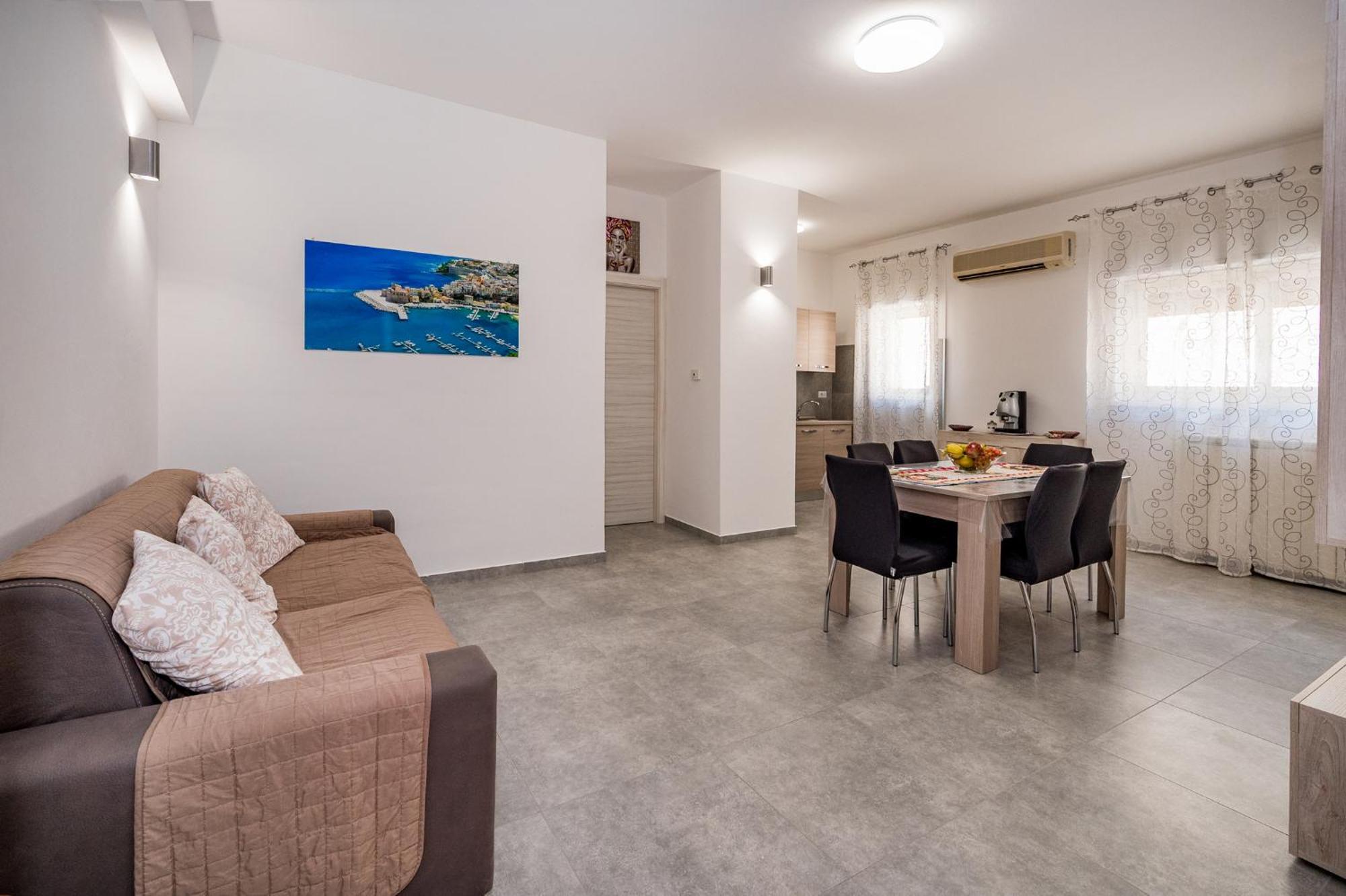 Golden House Apartment กัสเตลลัมมาเร เดล โกลโฟ ภายนอก รูปภาพ